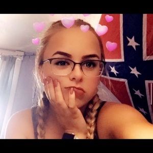 Meet your Posher, Mackenzie